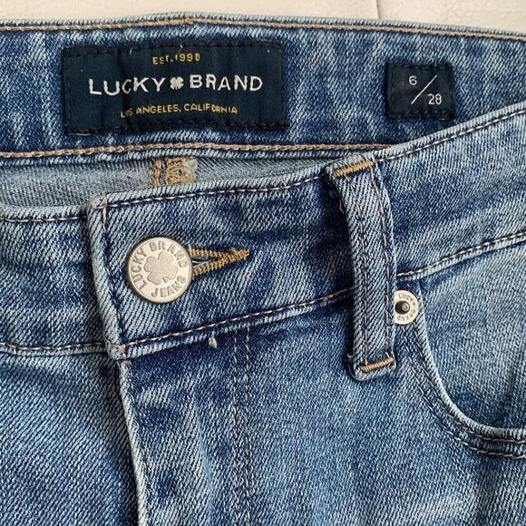 Lucky Brand Sweet Crop Distre Straight Blue Wash Denim Women’s Jeans Size 6/28 - Picture 9 of 11